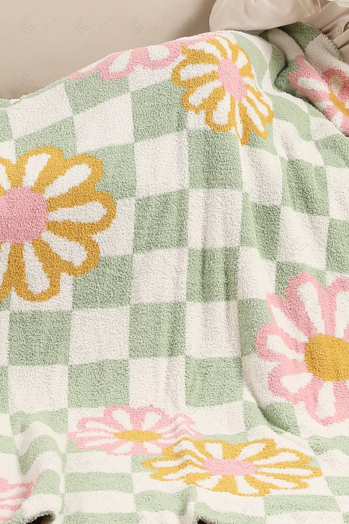 CHECKERED & DAISY PATTERN THROW BLANKET GREEN THROW BLANKETS
