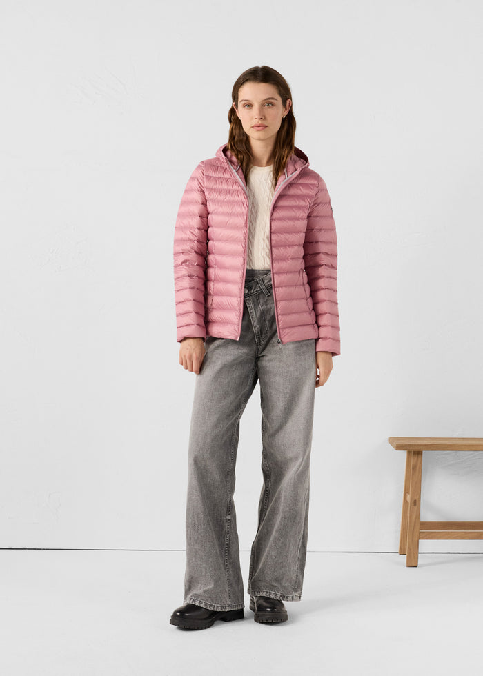 2_CLOE_WDOW212571-40M_11.jpg