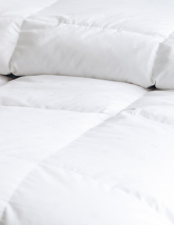 Lisburn goose down duvet corner detail 500TC - Mattress Miracle Brantford