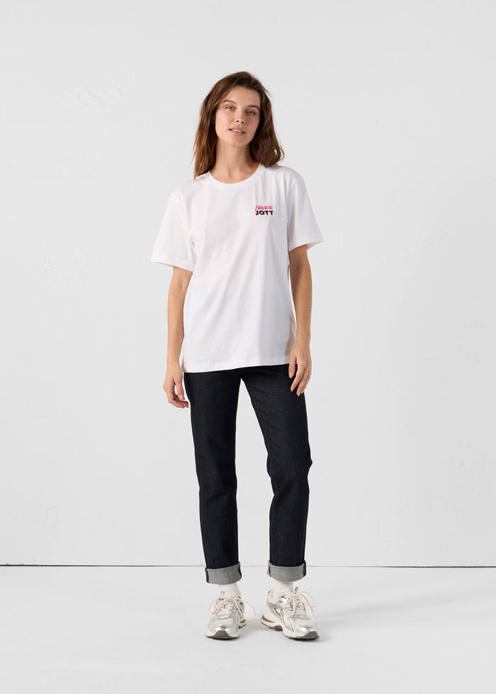 4_LONE-GRADIENT_UTSH212501-901_12.jpg