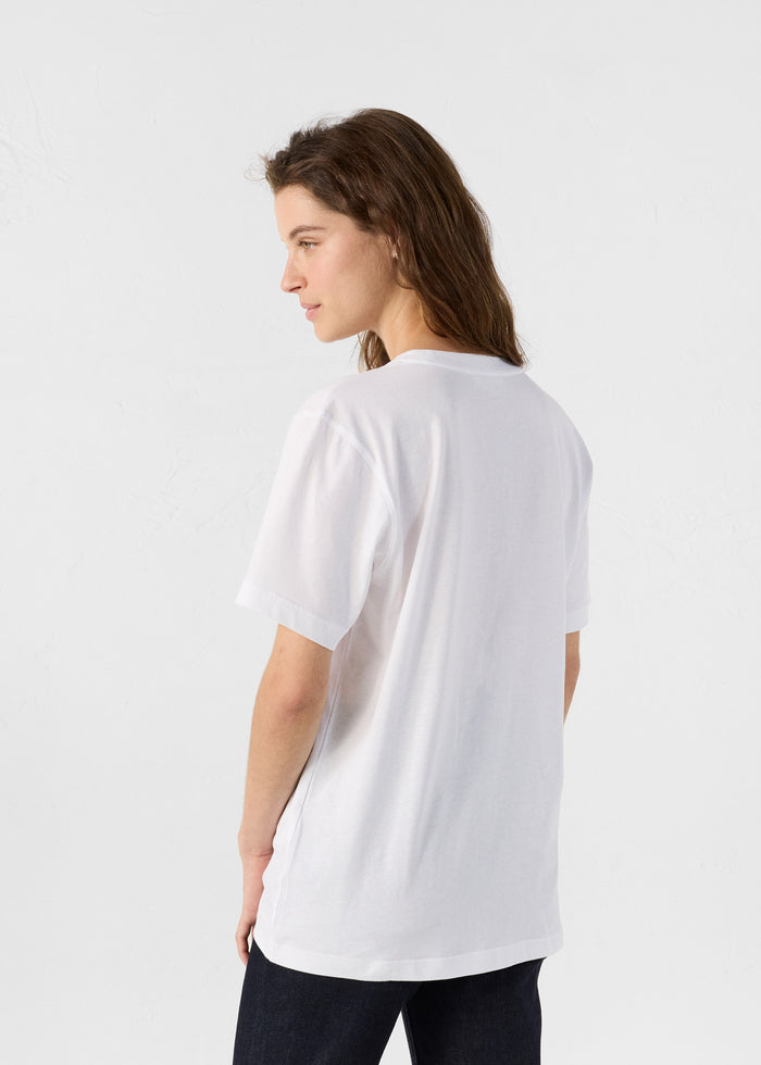 5_LONE-GRADIENT_UTSH212501-901_13.jpg