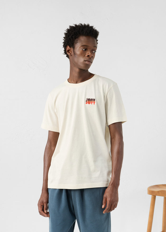 2_LONE-GRADIENT_UTSH212501-90H_11.jpg